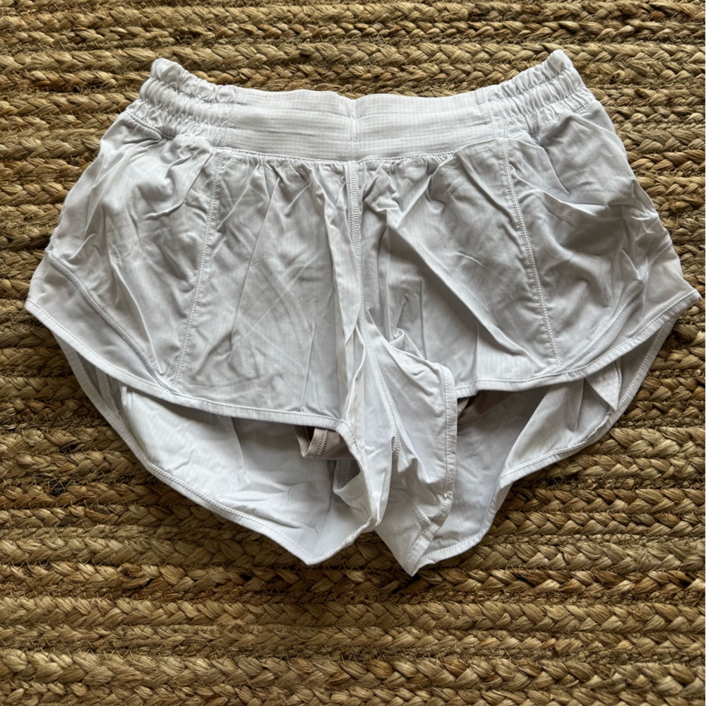 Lulu Lemon Hotty Hot Shorts 2.5in
